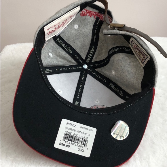 Hat - Picture 2 of 3